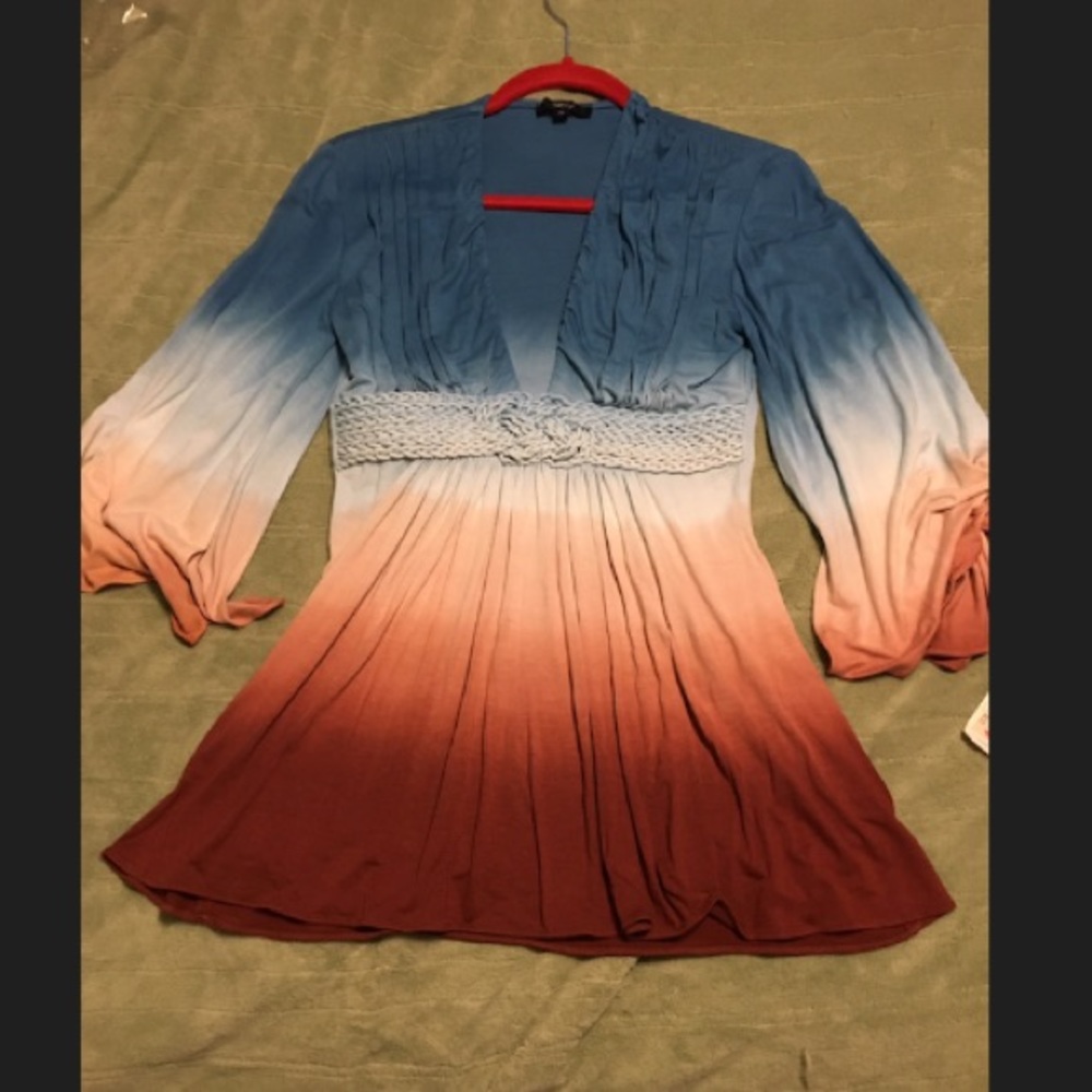 Sky 3/4 sleeve v neck ombre shirt